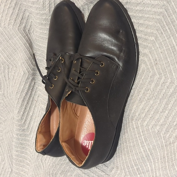 Sold - Do Not Buy. Rollie lightweight travel pointed toe oxfords derby - Picture 2 of 3